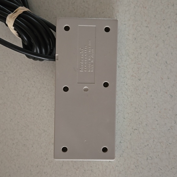 Nintendo controller - Picture 2 of 2